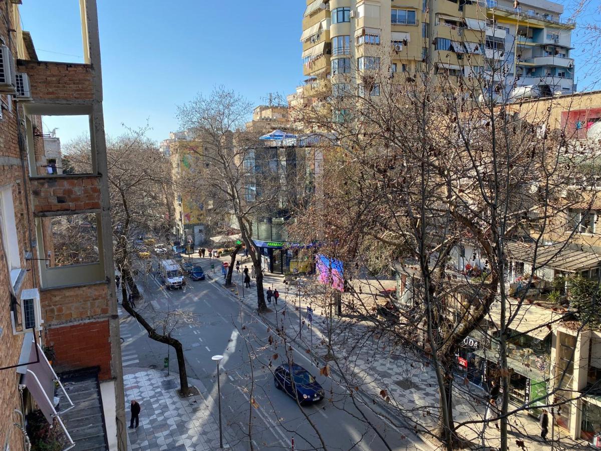 Bricks Studio Apartments Тирана Экстерьер фото