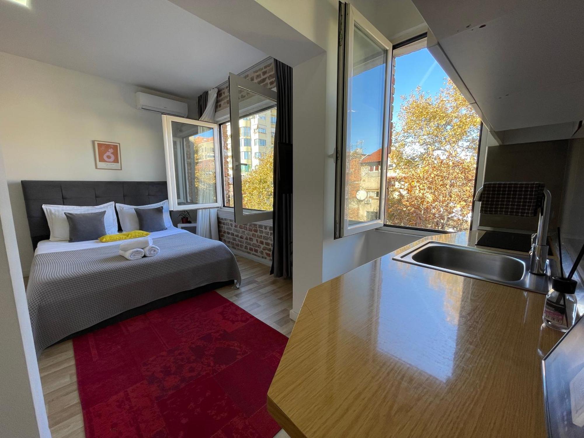 Bricks Studio Apartments Тирана Экстерьер фото