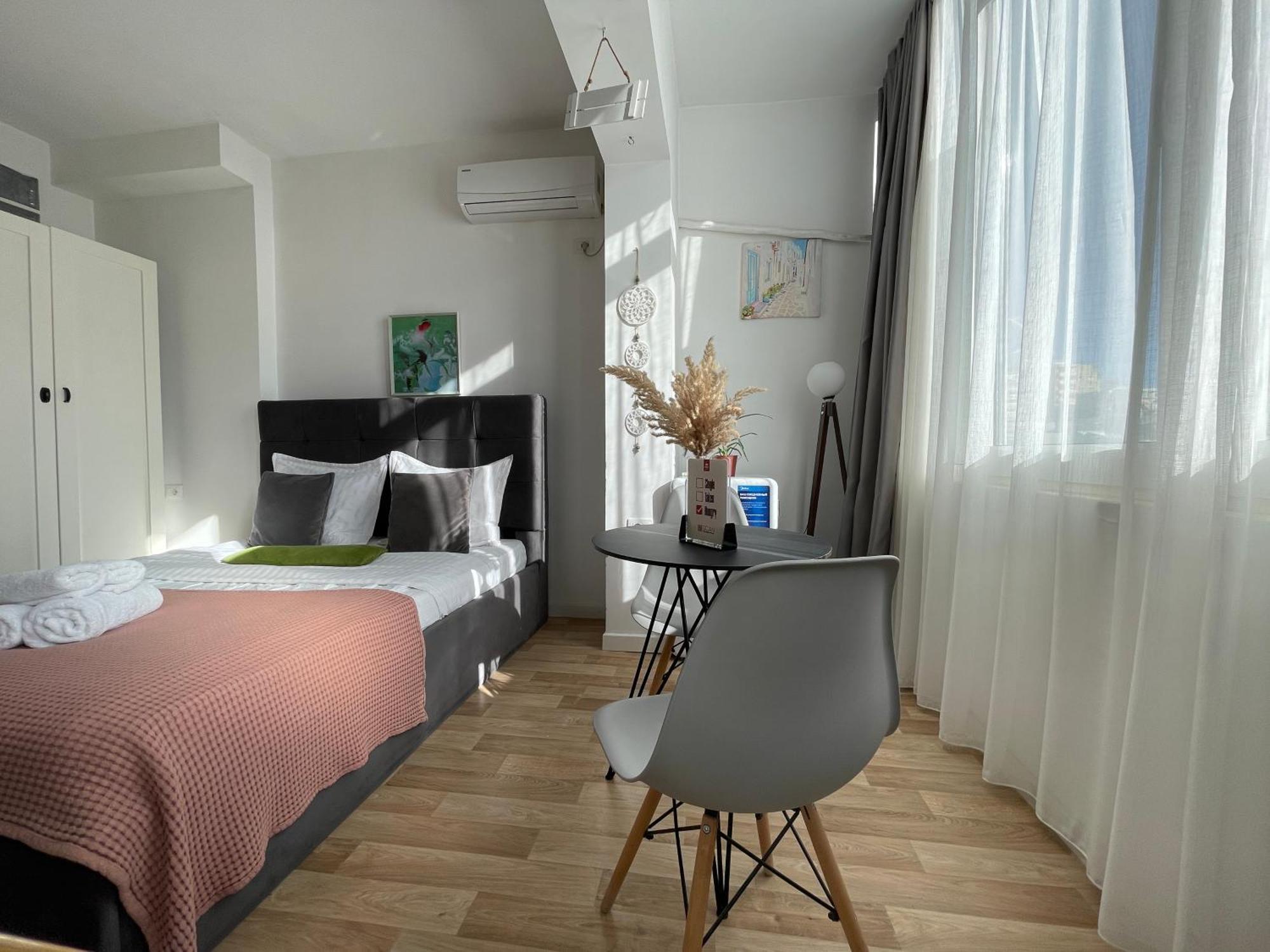 Bricks Studio Apartments Тирана Экстерьер фото